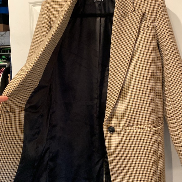 Zara Houndstooth Blazer Jacket. Size Small. Checkered Pattern. Padded shoulder. - Picture 9 of 9